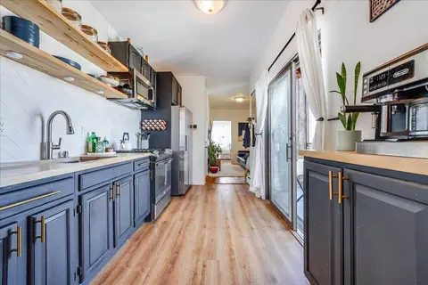 138 Leonard St #2L, Jersey City, NJ 07307