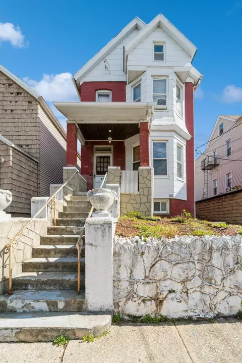 147 W 27th St, Bayonne, NJ 07002