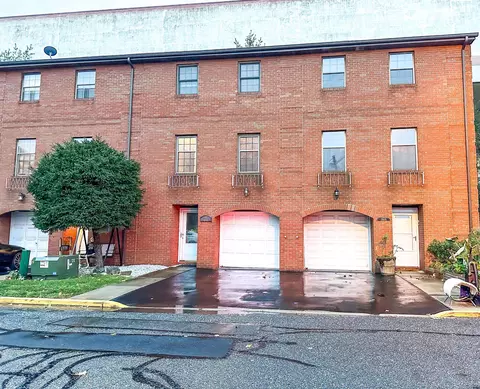 3669 Meadow Ln #3669, North Bergen, NJ 07047