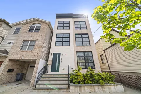 194 Cambridge Ave #1, Jersey City, NJ 07307