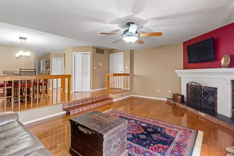 599 Sanderling Ct #599, Secaucus, NJ 07094