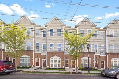 265 Custer Ave #108, Jersey City, NJ 07305