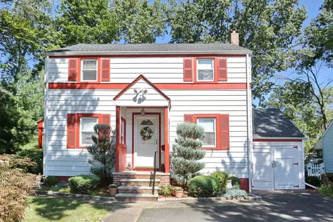 2 Delaware Ave, Dumont, NJ 07628