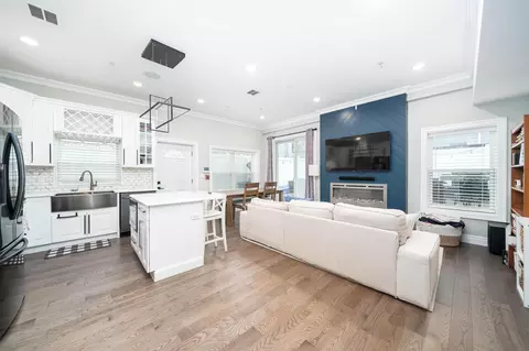 366 New York Ave #1, Jersey City, NJ 07307