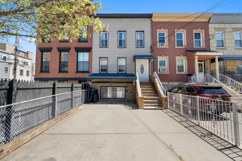 518 New York Ave, Union City, NJ 07087