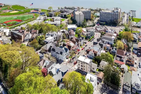 537 Undercliff Ave, Edgewater, NJ 07020 photo 25