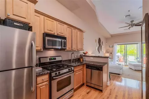 215 Clinton St #3L, Hoboken, NJ 07030