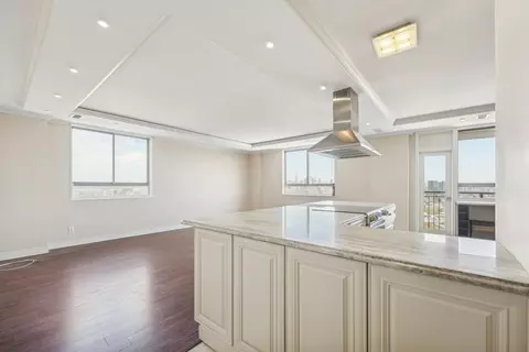 100 Manhattan Ave #1213, Union City, NJ 07087