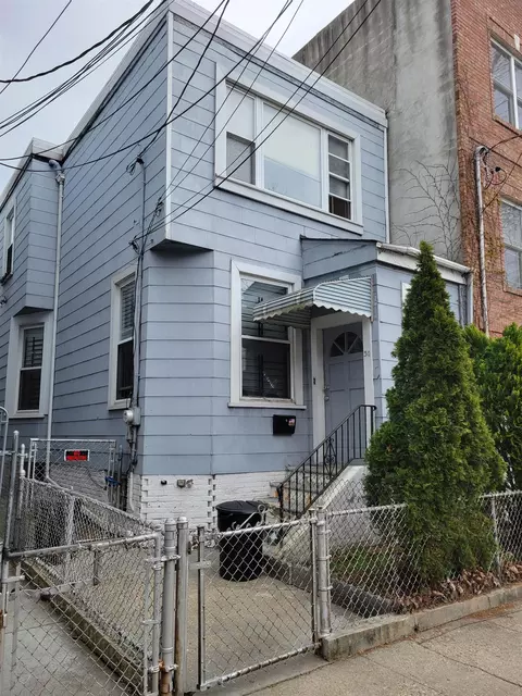 30 Storms Ave, Jersey City, NJ 07306