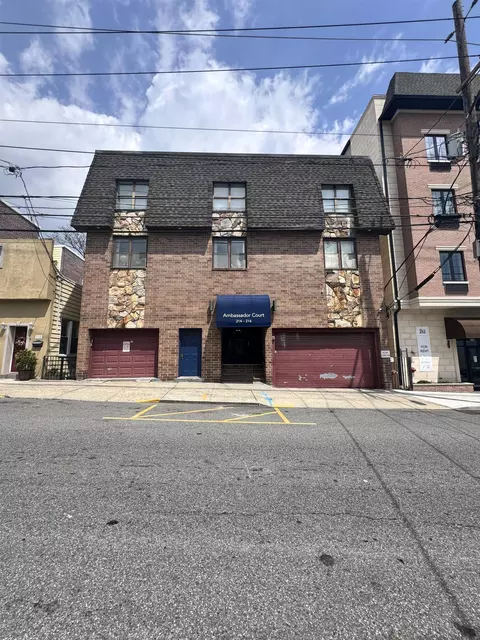 214 70th St #1C, Guttenberg, NJ 07093