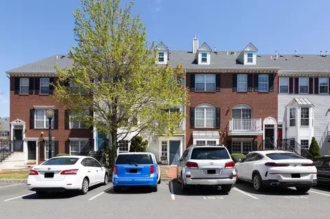 4 Butternut St, Jersey City, NJ 07305