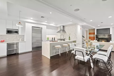 21 Cambridge Way, Weehawken, NJ 07086