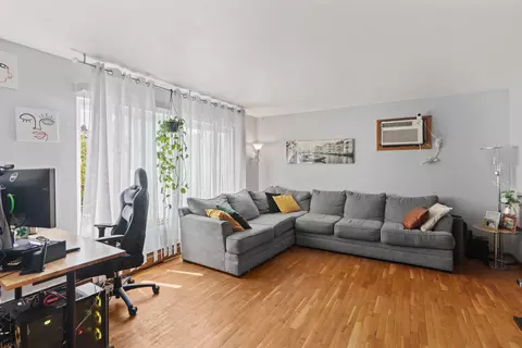 15 E 48th St, Bayonne, NJ 07002