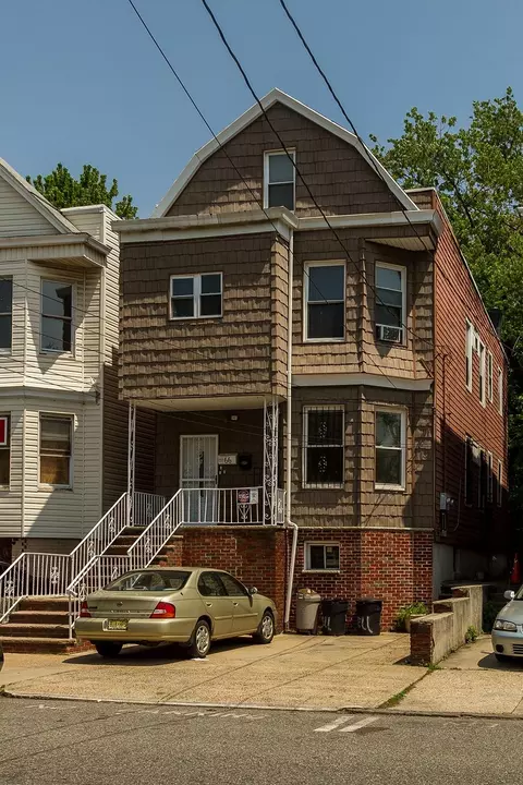 66 Bidwell Ave, Jersey City, NJ 07305