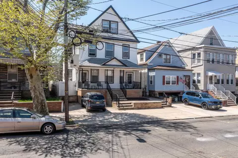 100 W 46th St, Bayonne, NJ 07002