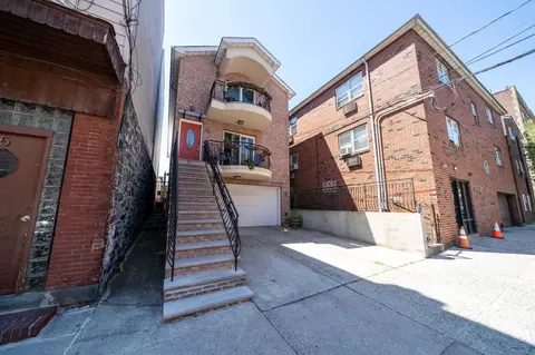 77 68th St #201, Guttenberg, NJ 07093