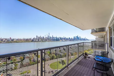 6600 Blvd E #10L, West New York, NJ 07093