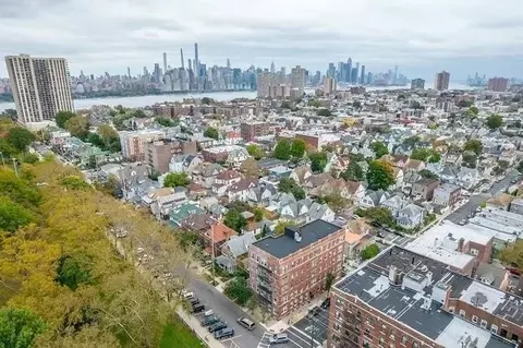 7812 Hudson Ave #D2, North Bergen, NJ 07047