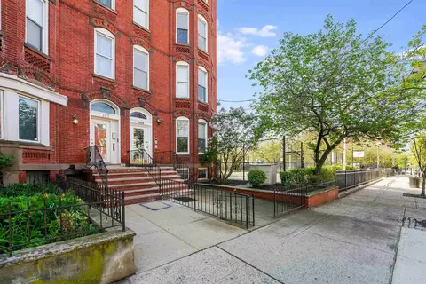 102 Palisade Ave #4B, Jersey City, NJ 07306