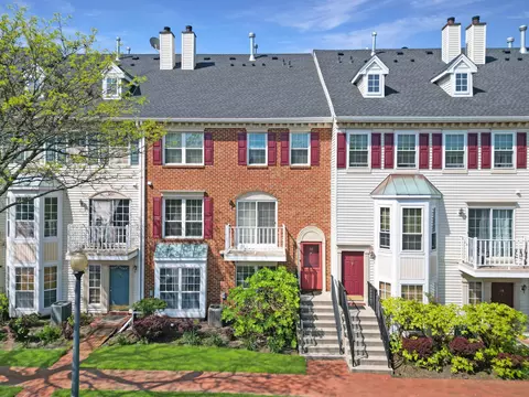 36 Juniper St #36, Jersey City, NJ 07305
