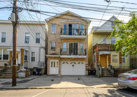 31 Logan Ave, Jersey City, NJ 07306