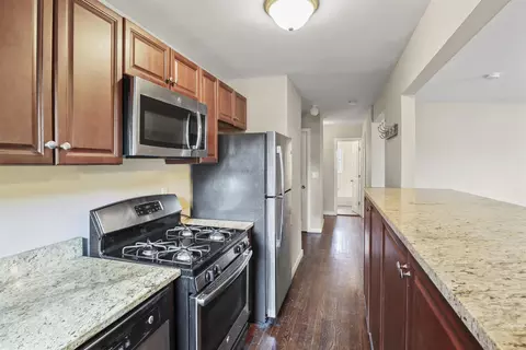 40 Glenwood Ave #2G, Jersey City, NJ 07306