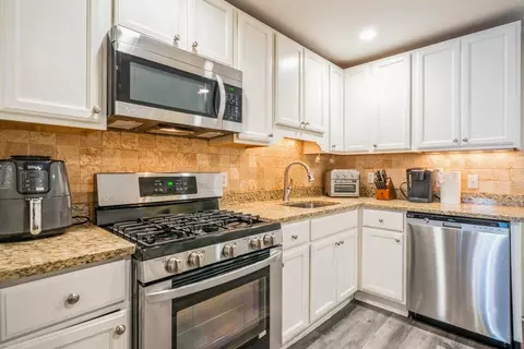 532 Adams St #G, Hoboken, NJ 07030