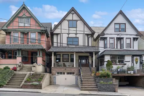 841 Montgomery St, Jersey City, NJ 07306