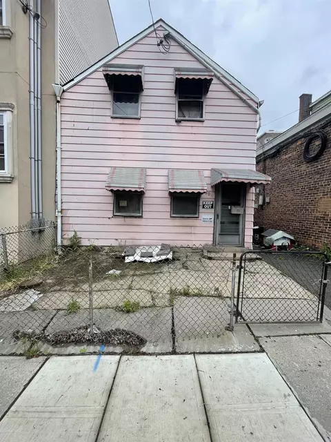 508 40th St, Union City, NJ 07087