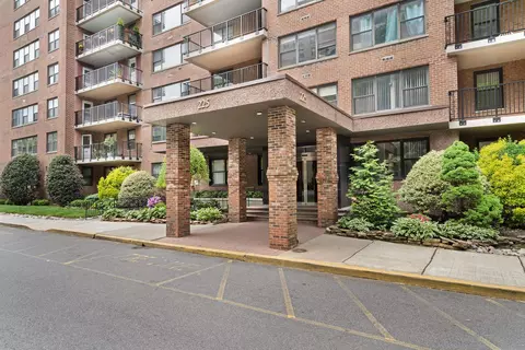 225 St Pauls Ave #7A, Jersey City, NJ 07306