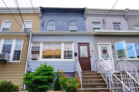 72 W 53rd St, Bayonne, NJ 07002