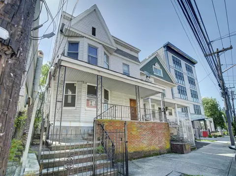 152 Bergen Ave, Jersey City, NJ 07305