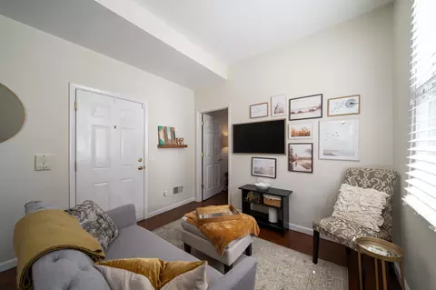 395 2nd St # 1L, Jersey City, NJ 07302