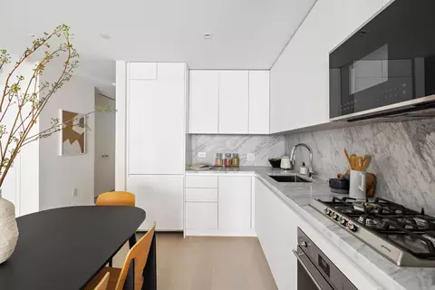 144 1st St #2A, Jersey City, NJ 07302