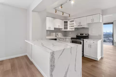 1633 Harmon Cove Tower #1633, Secaucus, NJ 07094