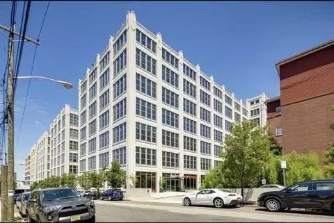 50 Dey St #323, Jersey City, NJ 07306
