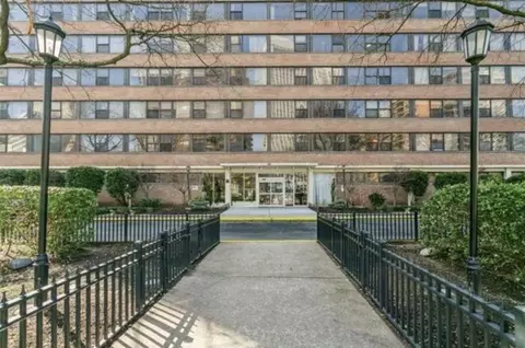 135 Montgomery St #20C, Jersey City, NJ 07302