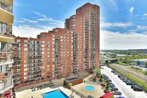 217 Harmon Cove Tower, Secaucus, NJ 07094
