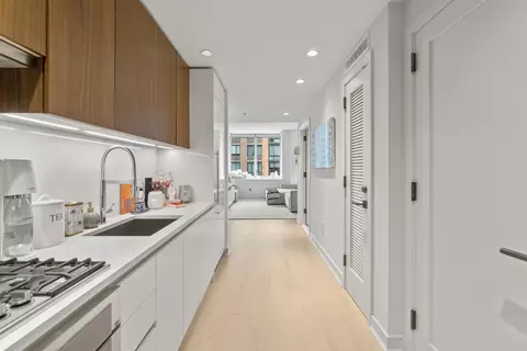1000 Maxwell Ln #8E, Hoboken, NJ 07030