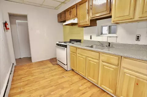110 34th St, Union City, NJ 07087