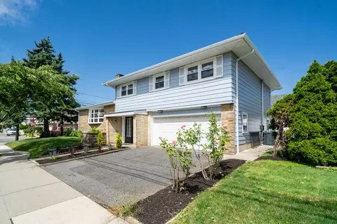 805 3rd St, Secaucus, NJ 07094