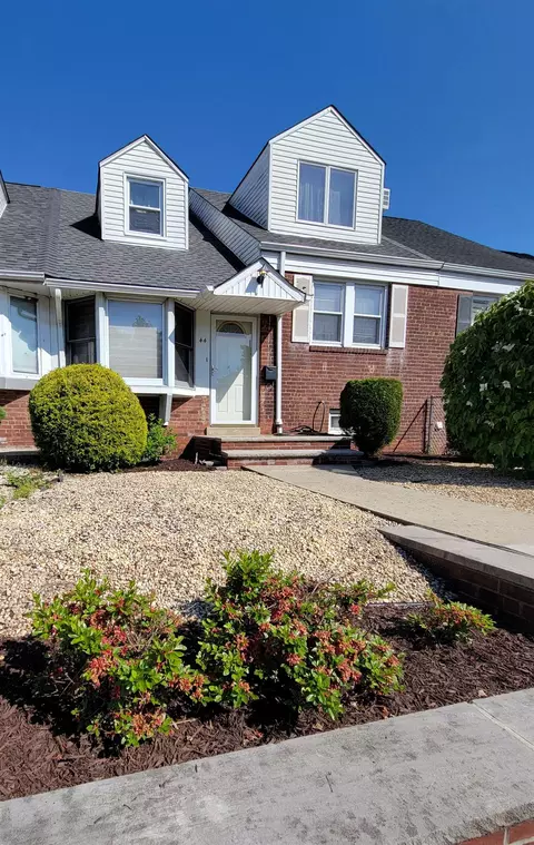 44 Parkside Ln, Bayonne, NJ 07002