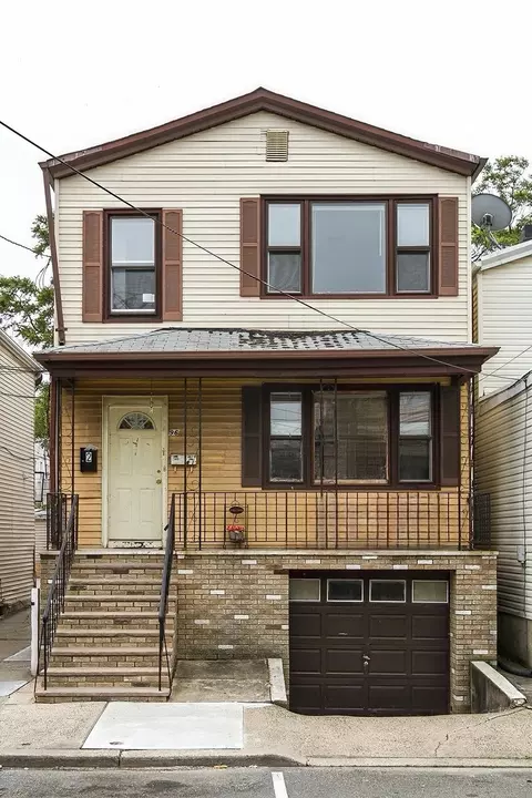 96 W 21st St, Bayonne, NJ 07002