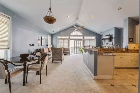 79 Lee Ct #TOWNHOUSE, Jersey City, NJ 07305