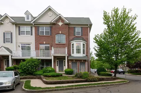 9 Atlas Ct, Jersey City, NJ 07305
