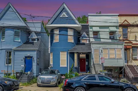 124 Atlantic St, Jersey City, NJ 07304