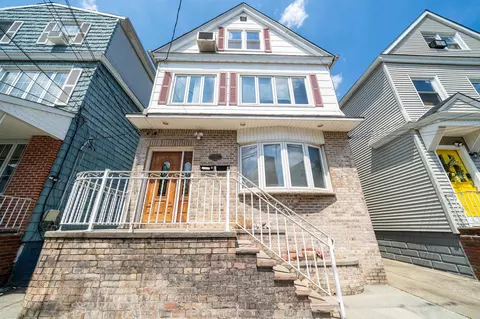 21 Washington Pkwy, Bayonne, NJ 07002