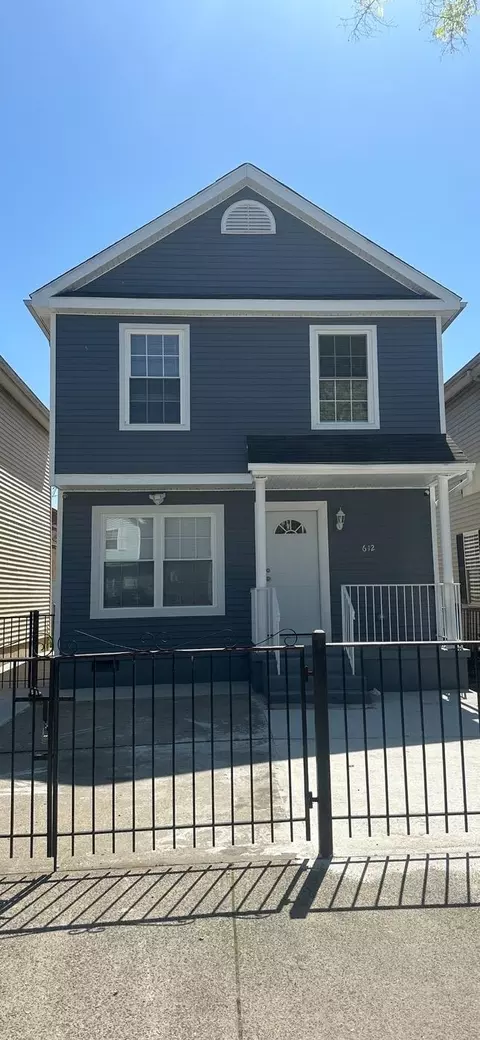 612 Ocean Ave, Jersey City, NJ 07305