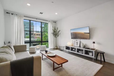 386 5th St #202, Jersey City, NJ 07302