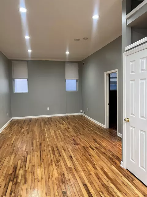 118 Leonard St, Jersey City, NJ 07307